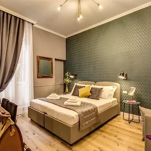 https://tree-charme-parliament-suites.it-romehotels.com